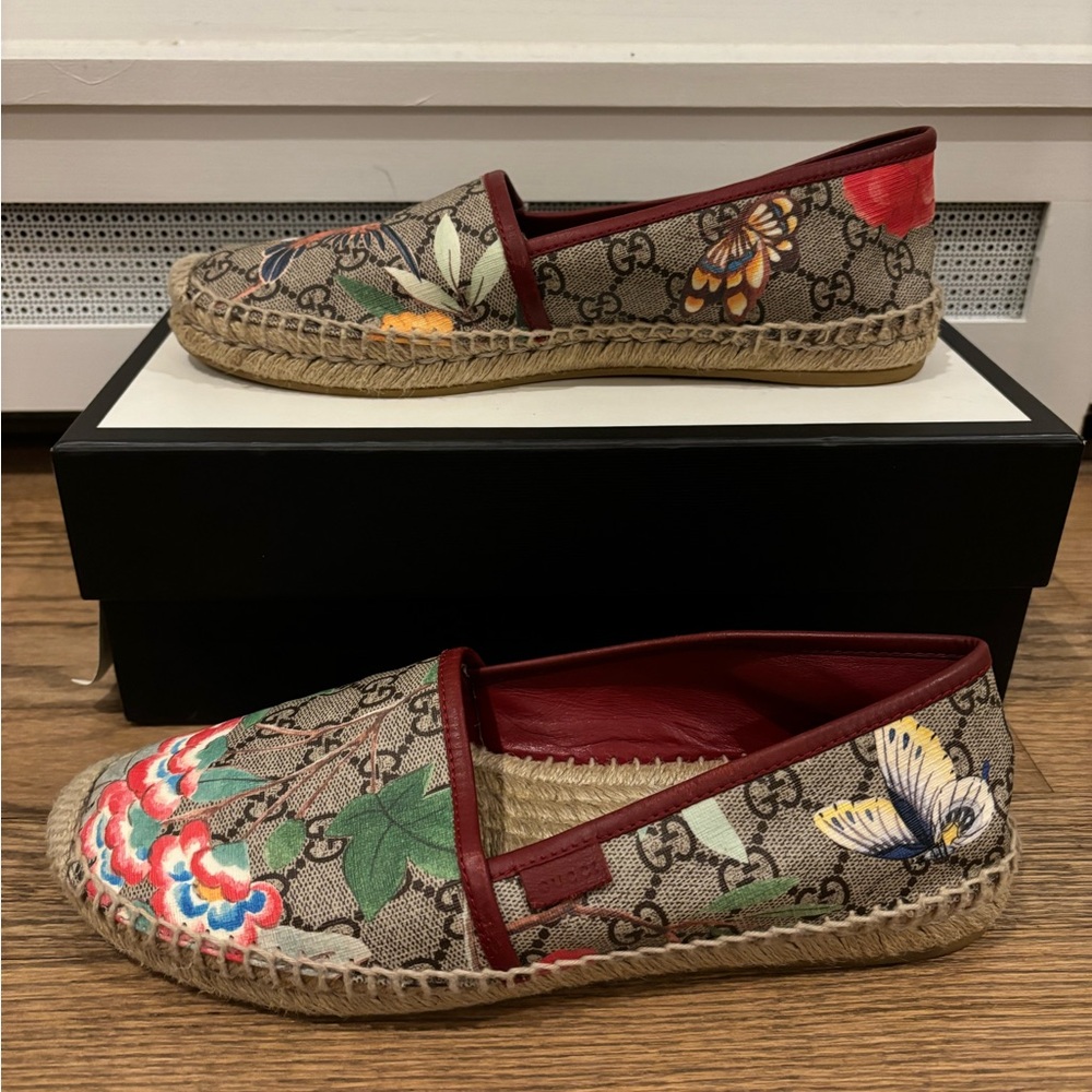 Gucci floral/monogram/hummingbird espadrilles